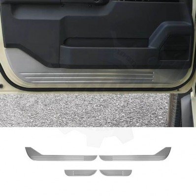 Защитные накладки на двери "Chrome Line" (Suzuki Jimny JB64 / JB74) Защитные накладки на двери "Chrome Line" (Suzuki Jimny JB64 / JB74)