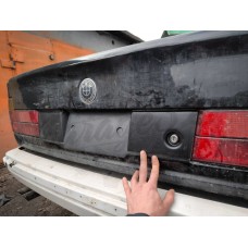Бленда заднего номера под квадратный номерной знак "Stock" (BMW E34)